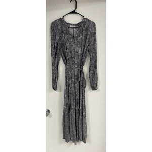 Loft Outlet, beautiful black and white floral midi dress. Size 6, lightly worn